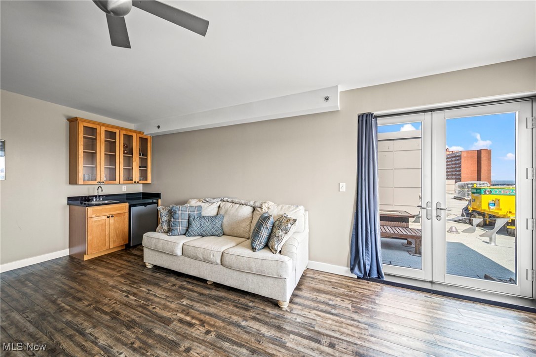 Carroll Ave Condo - Residential