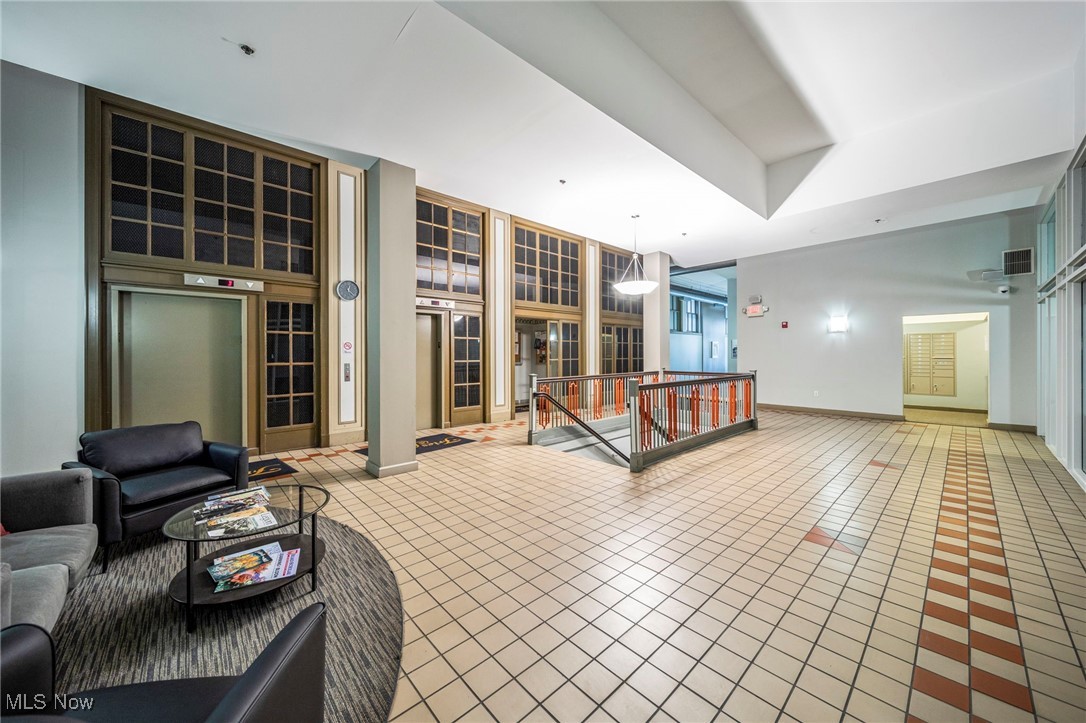 Carroll Ave Condo - Residential