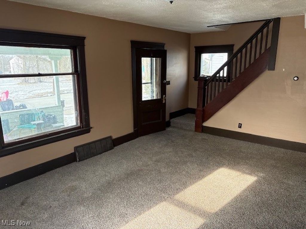 Photo of 1587 Homewood Avenue SE, Warren, OH 44484 (MLS # 5183460)