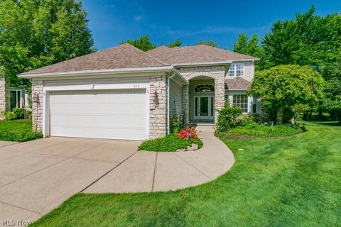 374 W Glengary Circle, Highland Heights, OH 44143 - #: 5036261