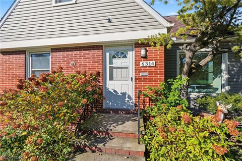Tiny photo for 6314 Dunham Road, Maple Heights, OH 44137 (MLS # 5254660)