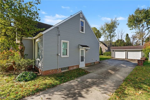 Tiny photo for 6314 Dunham Road, Maple Heights, OH 44137 (MLS # 5254660)