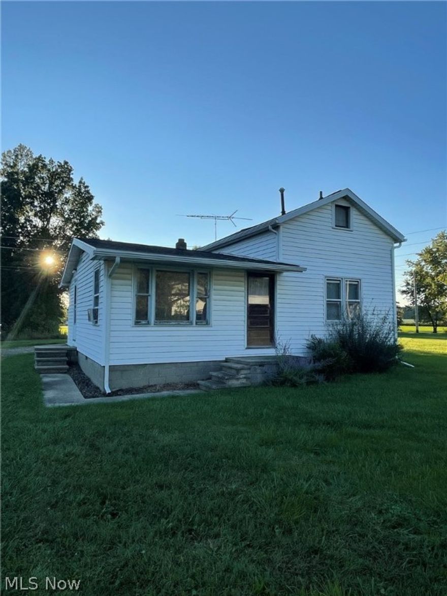 Charming bungalow in West Salem on a double lot. Kitchen with tons of cupboards. Fridge & Stove will stay for new owners. Living room with hardwood floors. Dining room with access to the loft. Previous owners used the two rooms upstairs as bedrooms, at that time they had an actual staircase. Bedroom, full bathroom and laundry complete the first floor. Two car unattached garage. 0.44 acre feels like country living.