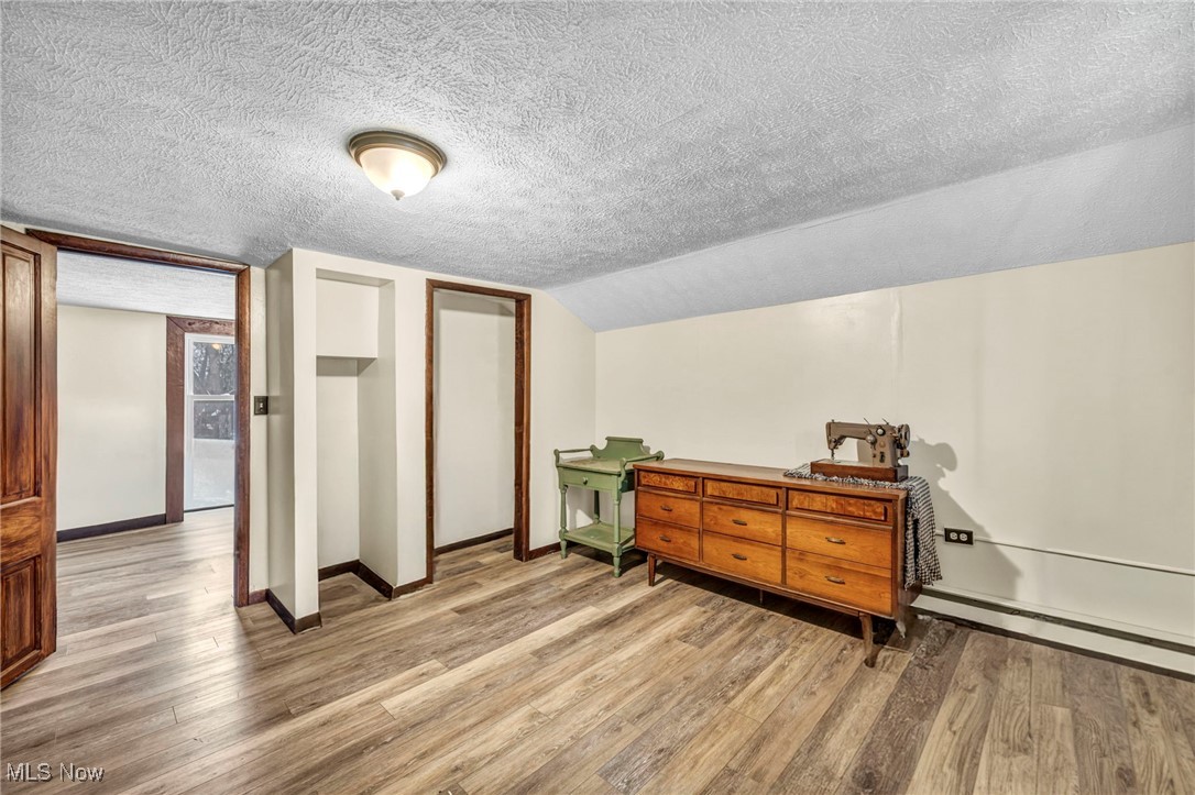 Village/New London - Residential