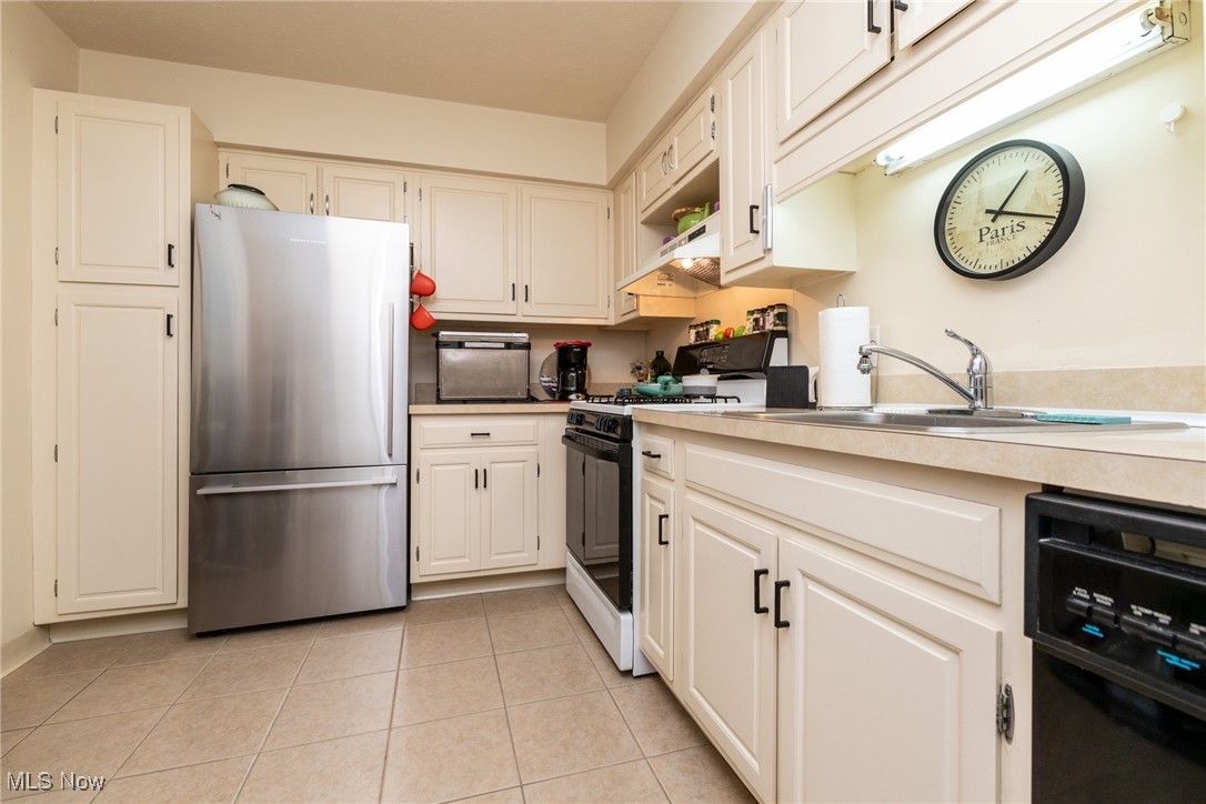 Acacia On the Green - Residential