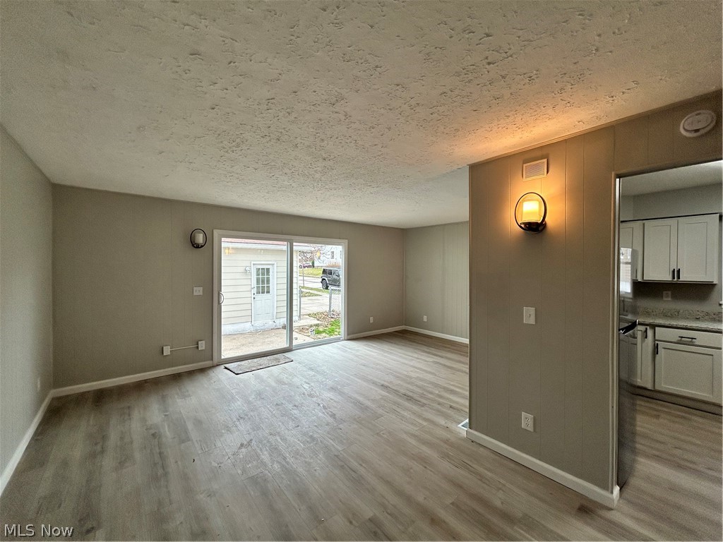 Walton Realty Companys Garfie - Residential