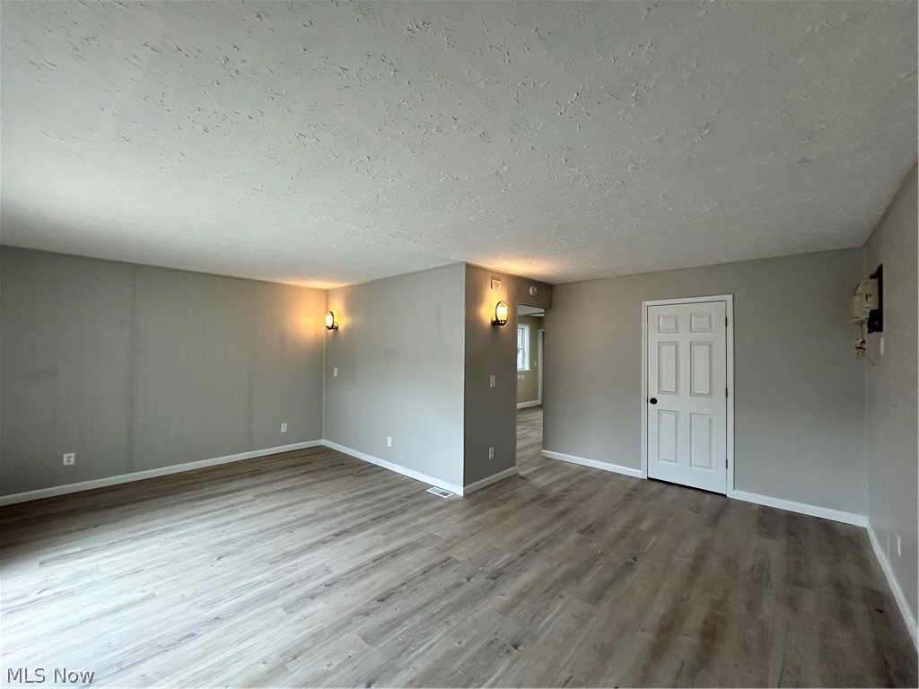 Walton Realty Companys Garfie - Residential