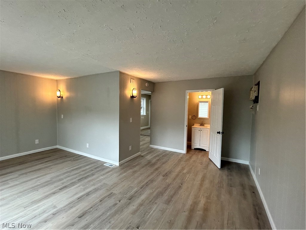 Walton Realty Companys Garfie - Residential