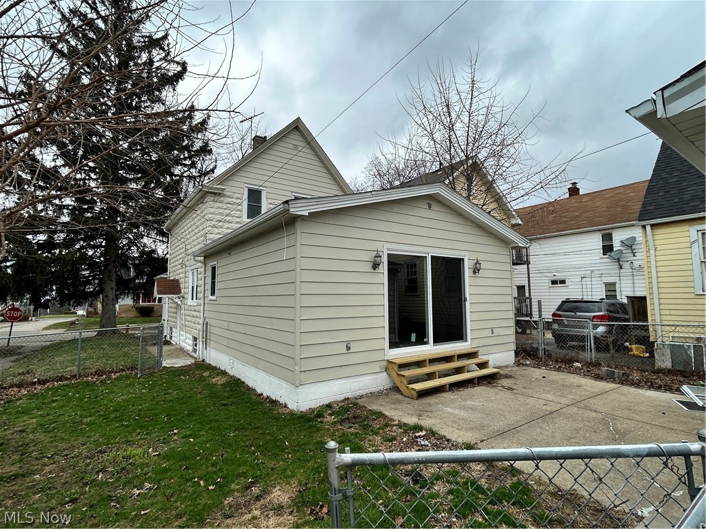 Walton Realty Companys Garfie - Residential