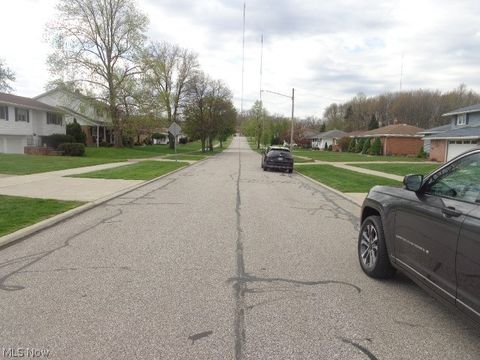 Tiny photo for 6195 Jamestown Drive, Parma, OH 44134 (MLS # 5203139)