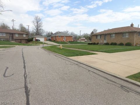 Tiny photo for 6195 Jamestown Drive, Parma, OH 44134 (MLS # 5203139)