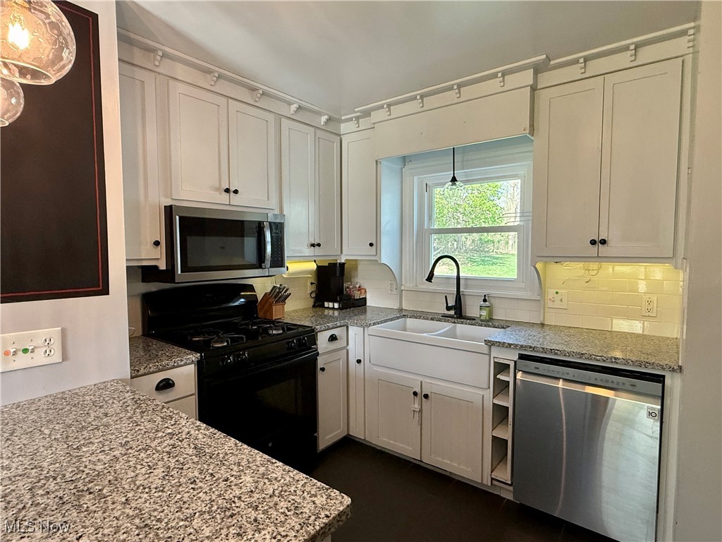 3899 Easton Road, Barberton, Ohio image 18