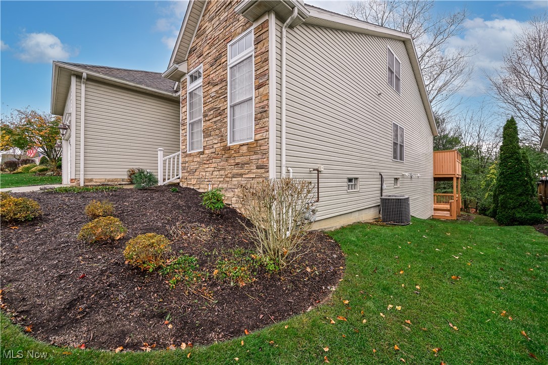 2334 Heron Crest Drive, Cuyahoga Falls, Ohio image 2