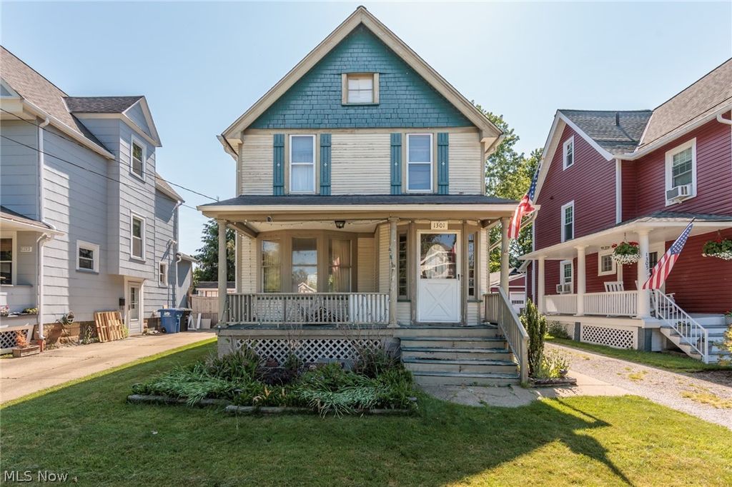 Photo of 1301 Mathews Avenue, Lakewood, OH 44107 (MLS # 5214451)