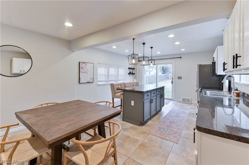 Photo of 5317 Karen Isle Drive, Willoughby, OH 44094 (MLS # 5190856)