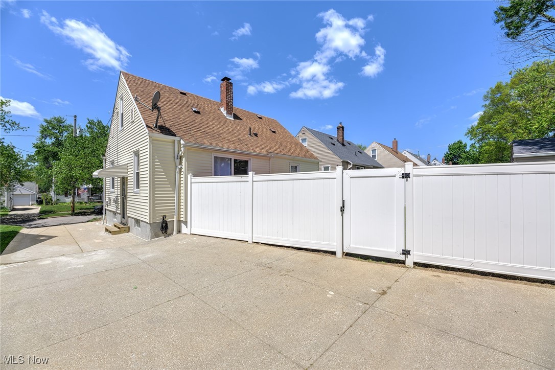1717 Oakwood Avenue, Akron, Ohio image 6