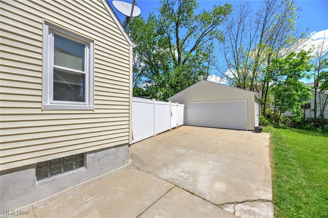 1717 Oakwood Avenue, Akron, Ohio image 5