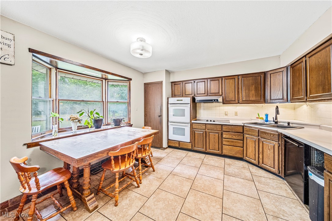 Connecticut Western Reserve Su - Residential