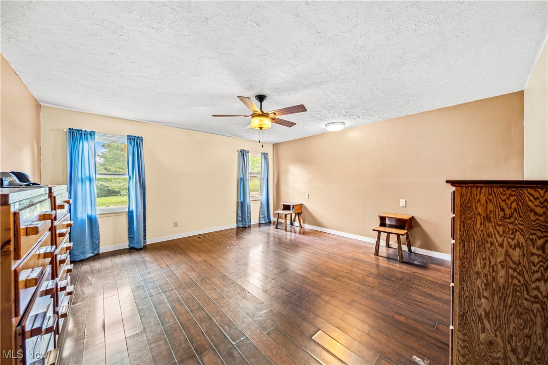 Connecticut Western Reserve Su - Residential