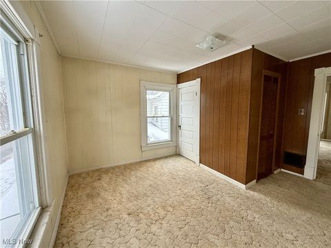 Tiny photo for 851 Ohio Avenue, East Liverpool, OH 43920 (MLS # 5178977)