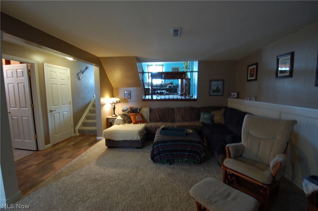 Creekside Vill - Residential