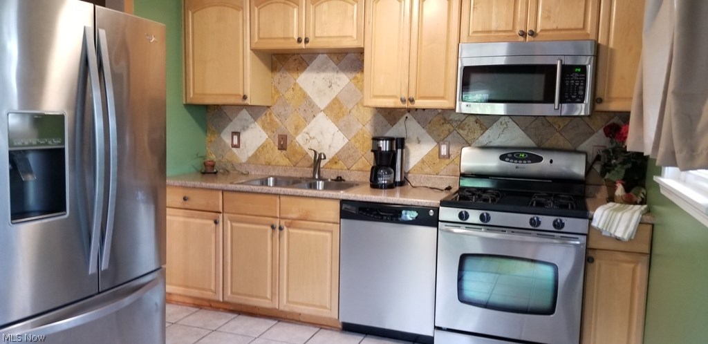 Creekside Vill - Residential