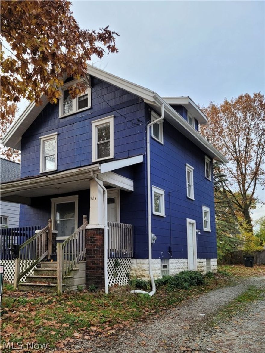 Fixer upper available for you in the Akron University area. Would make a great rental unit. Call today for your showing.