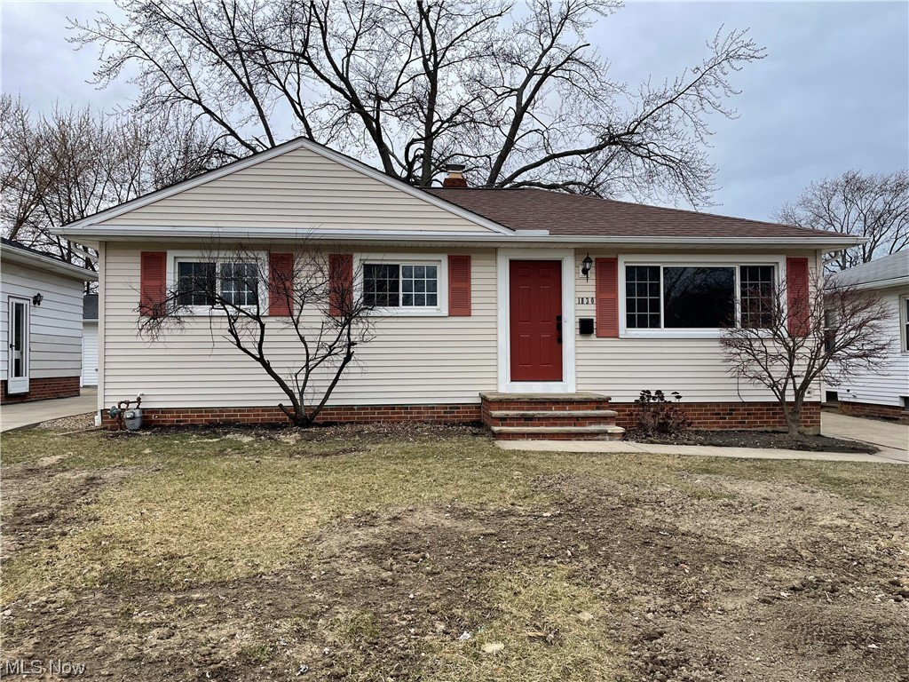 Excellent remodel! This 3-bed 2-bath ranch is fully updated and move-in ready. The kitchen features new cabinets, all new stainless steel appliances, and granite counter tops. The 2 full baths are absolute showstoppers with gorgeous new tile, vanities, and tubs/showers. The finished basement is huge and full of possibilities. Could be a great playroom, office, family room, or all of the above. Home is POS compliant.