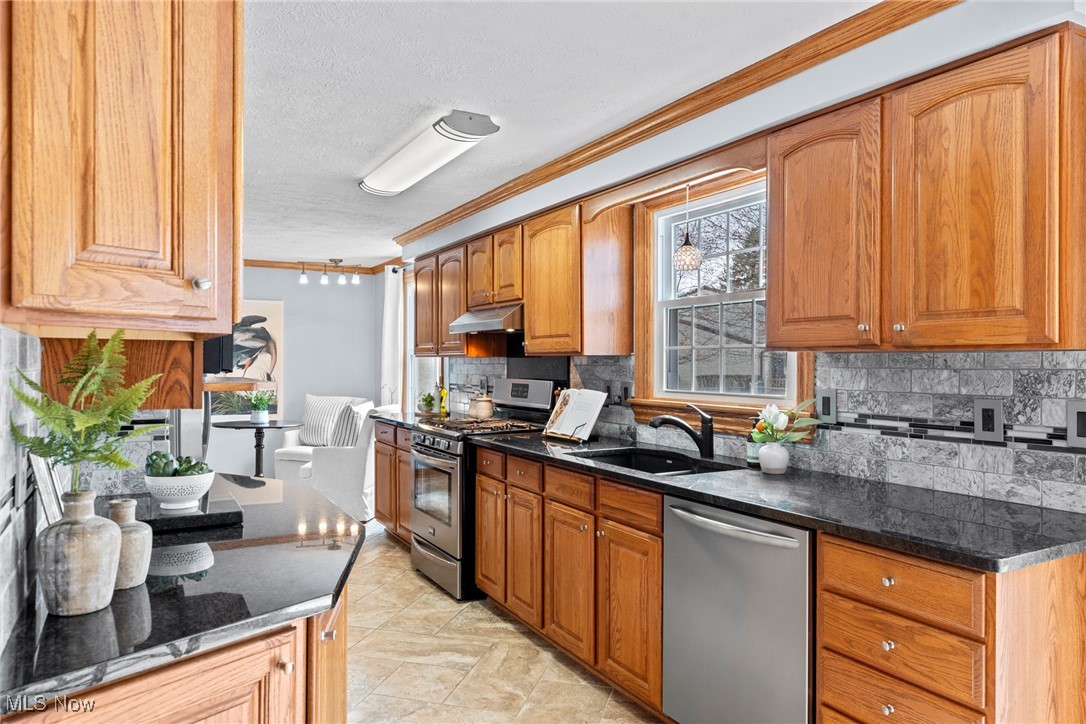 7882 Gallowae Court, Mentor, Ohio image 9