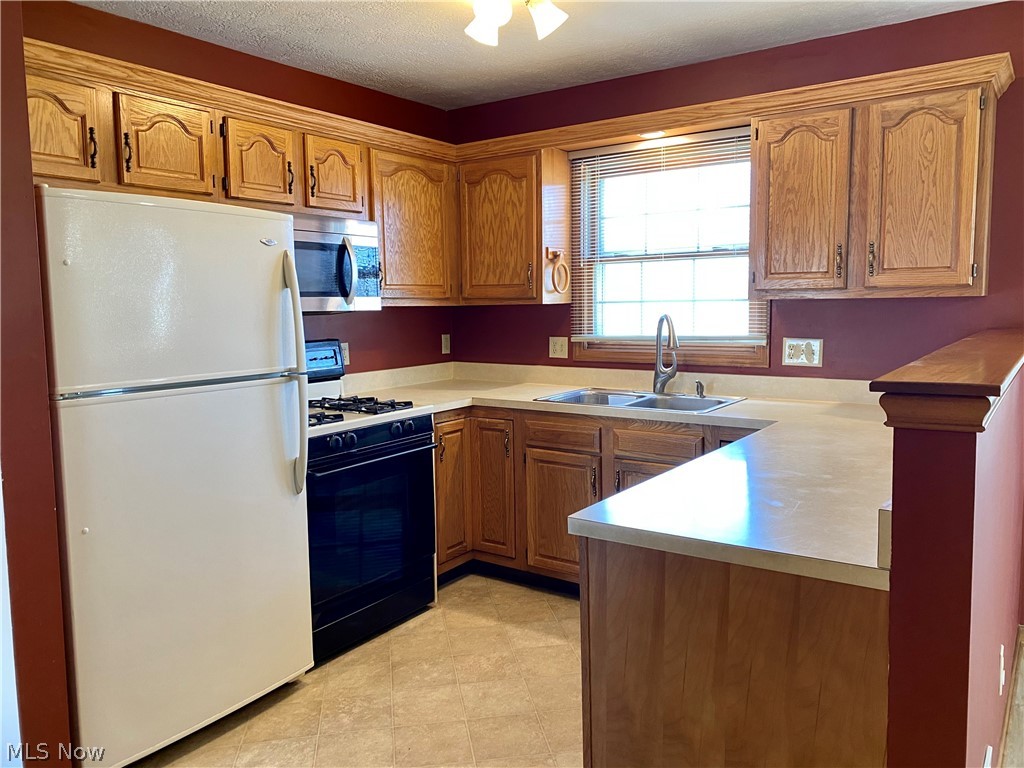 Central Manor - Residential