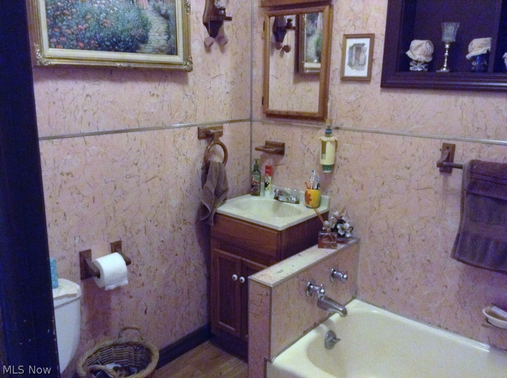 Canton - Residential Income