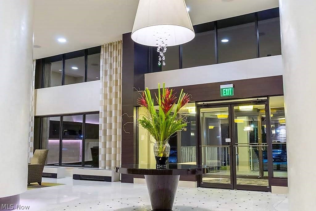 Carlyle Condo - Residential