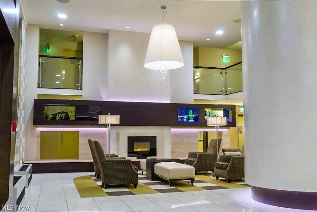 Carlyle Condo - Residential