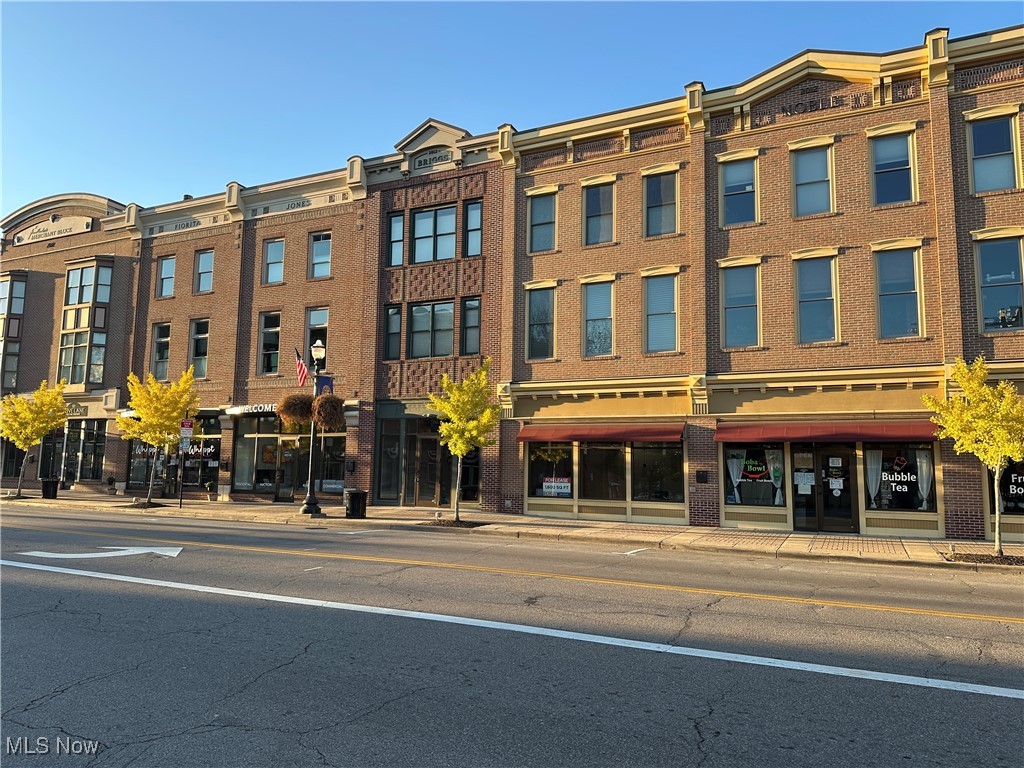 Highly desirable location in the downtown merchant block. 1600 sq ft of space to transform to your vision! Space currently has walk-in cooler and freezer. Can be removed if not needed. Can be made into two 800 sq ft spaces if desired.