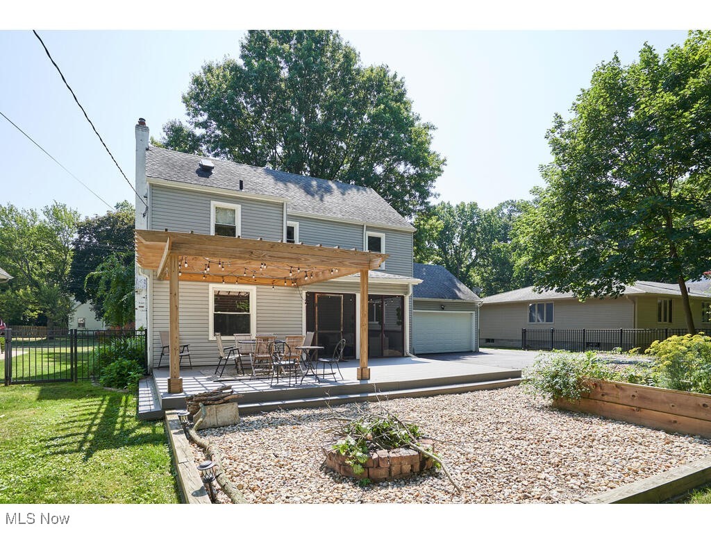 Akron, Ohio 44313, United States, 3 Bedrooms Bedrooms, ,2 BathroomsBathrooms,Residential,Active,87102