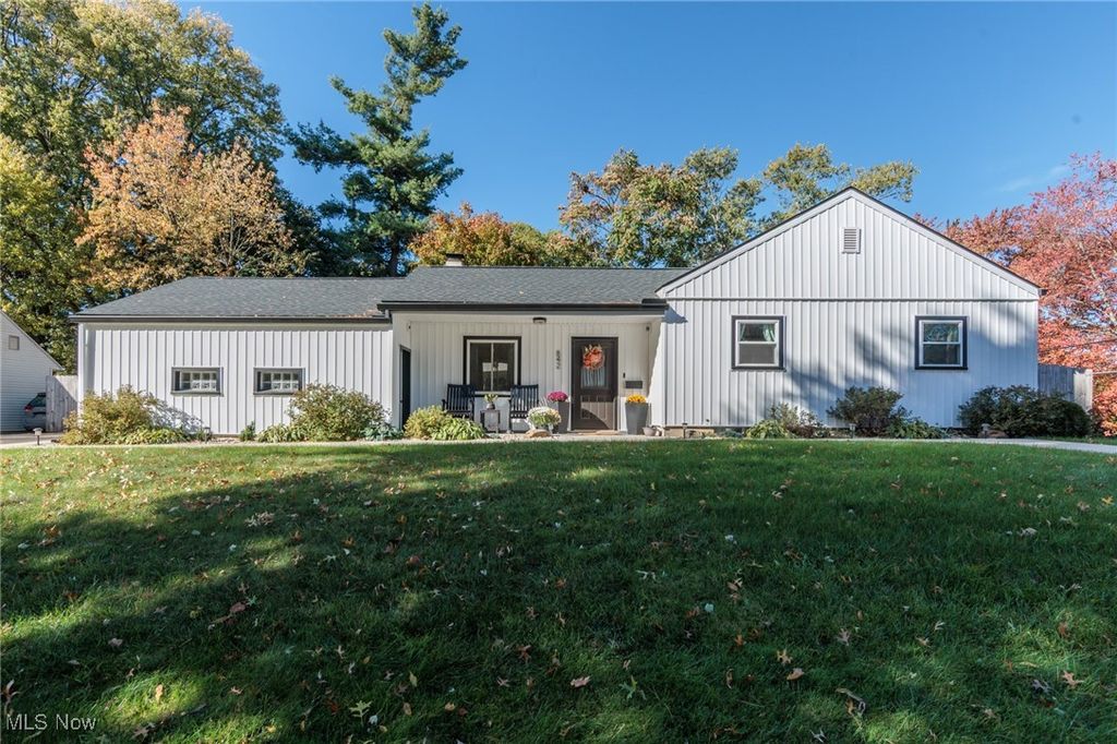 Photo of 842 Cree Avenue, Akron, OH 44305 (MLS # 5168311)