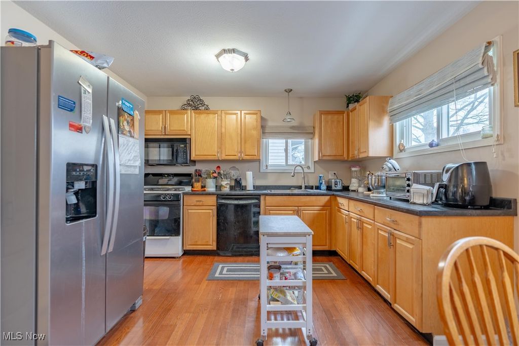 Photo of 2863 Archwood Place, Cuyahoga Falls, OH 44221 (MLS # 5178942)