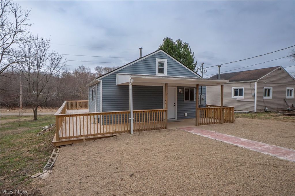 Photo of 318 Elmport Avenue NE, Canton, OH 44704 (MLS # 5192200)