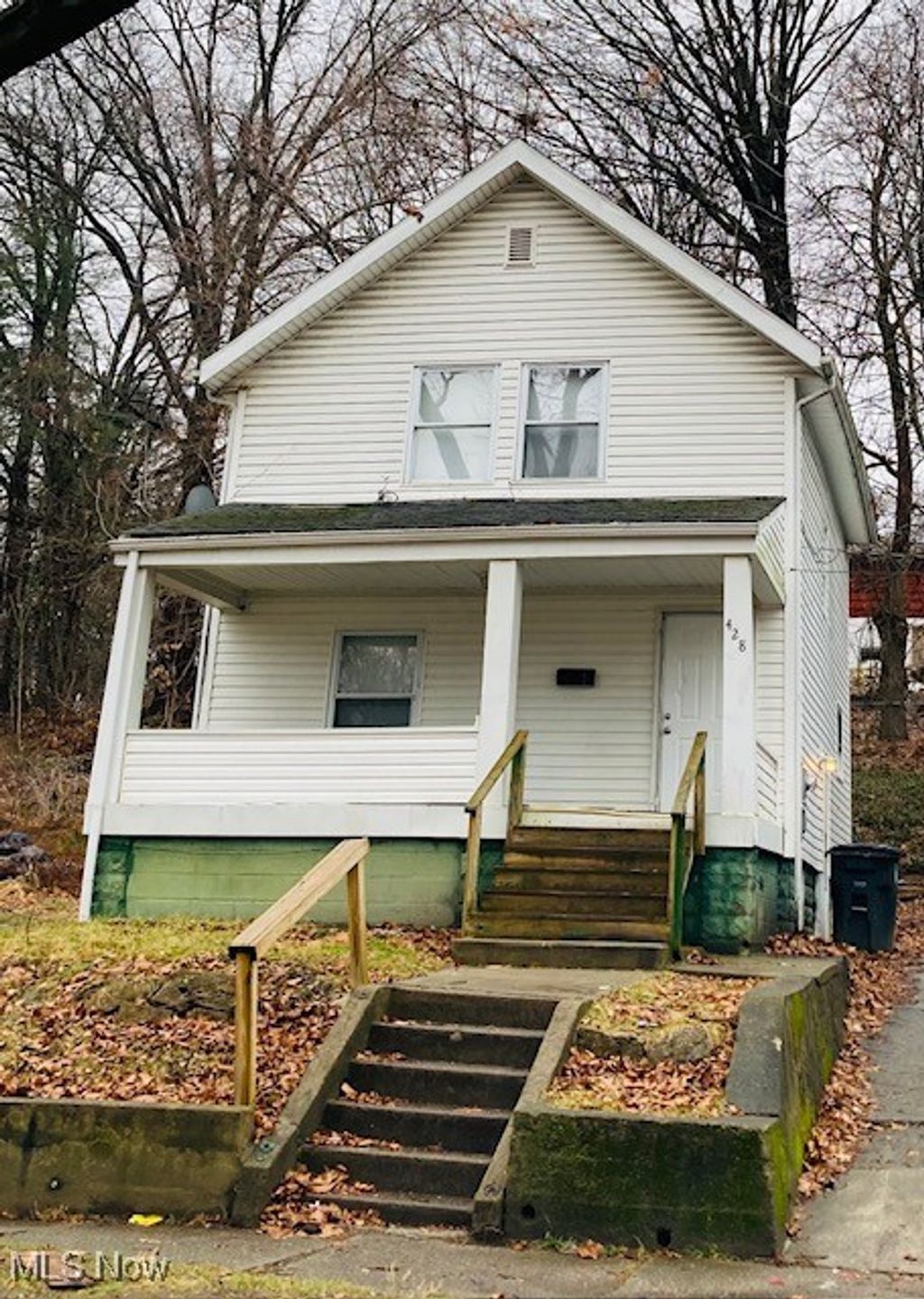 Photo of 428 Whitney Avenue, Akron, OH 44306 (MLS # 5183444)