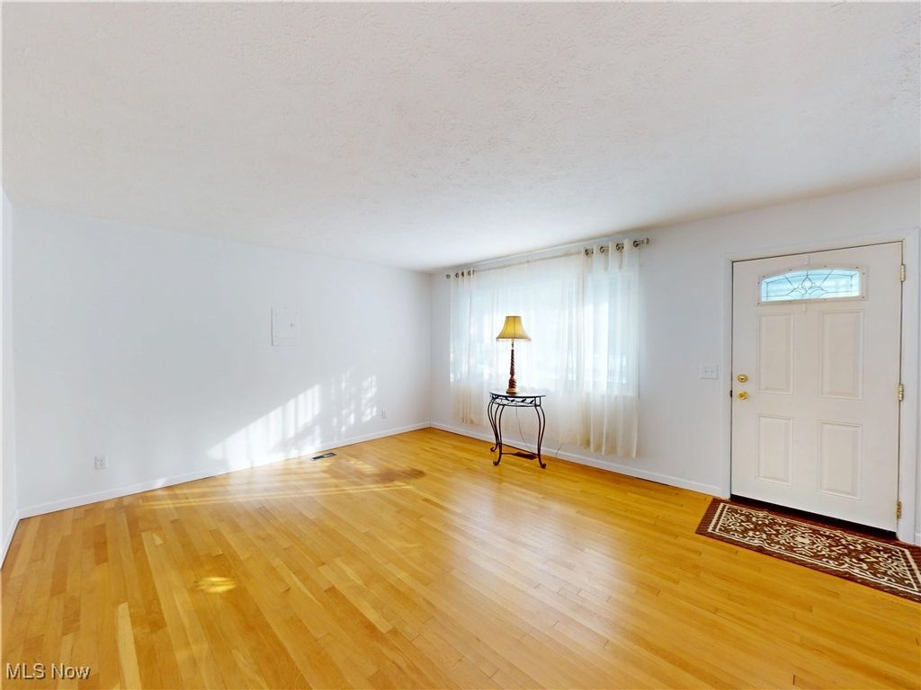 Photo of 7561 Lake Road, Madison, OH 44057 (MLS # 5184714)