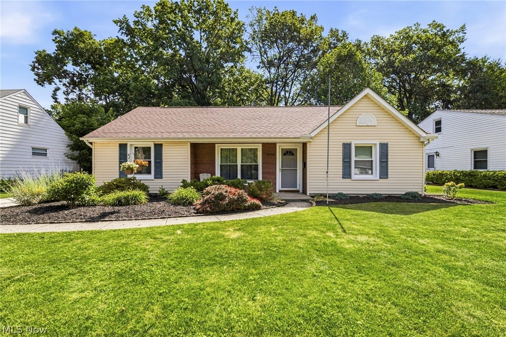 Photo of 8225 Dartmoor Road, Mentor, OH 44060 (MLS # 5222322)