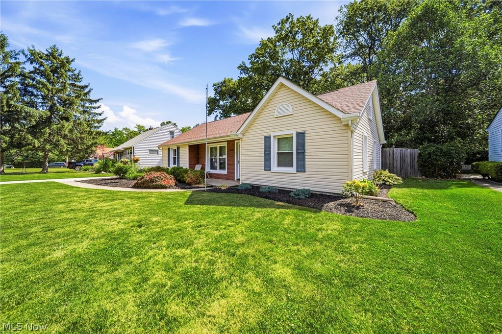Photo of 8225 Dartmoor Road, Mentor, OH 44060 (MLS # 5222322)