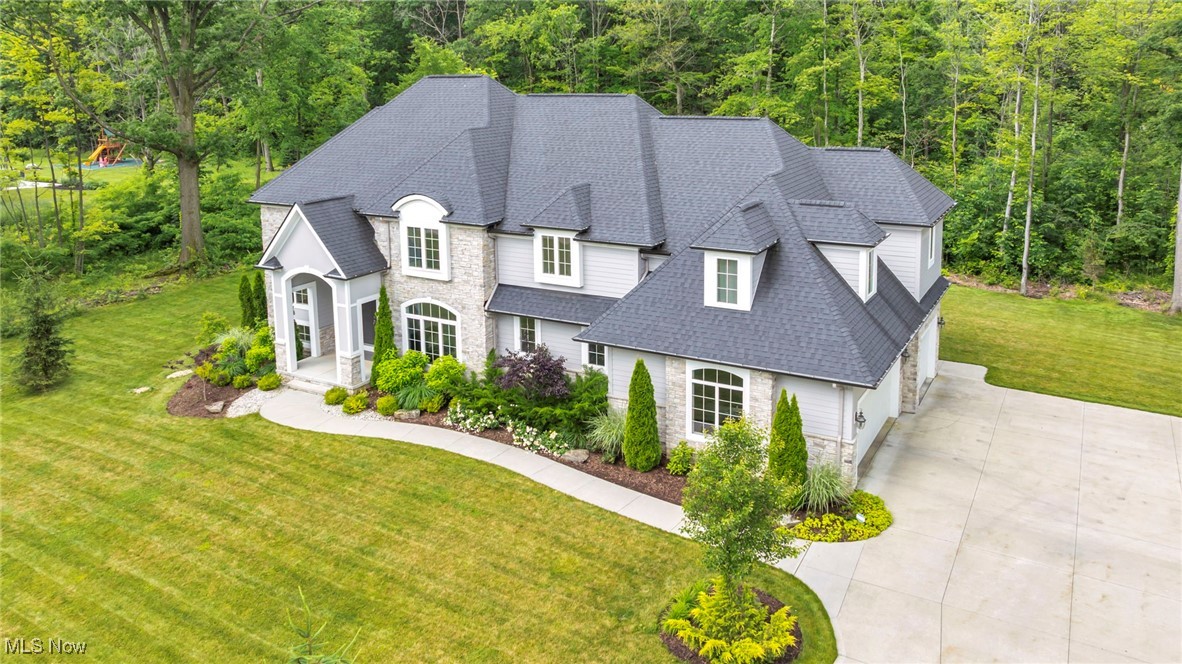 2420 Cedar Lakes Drive