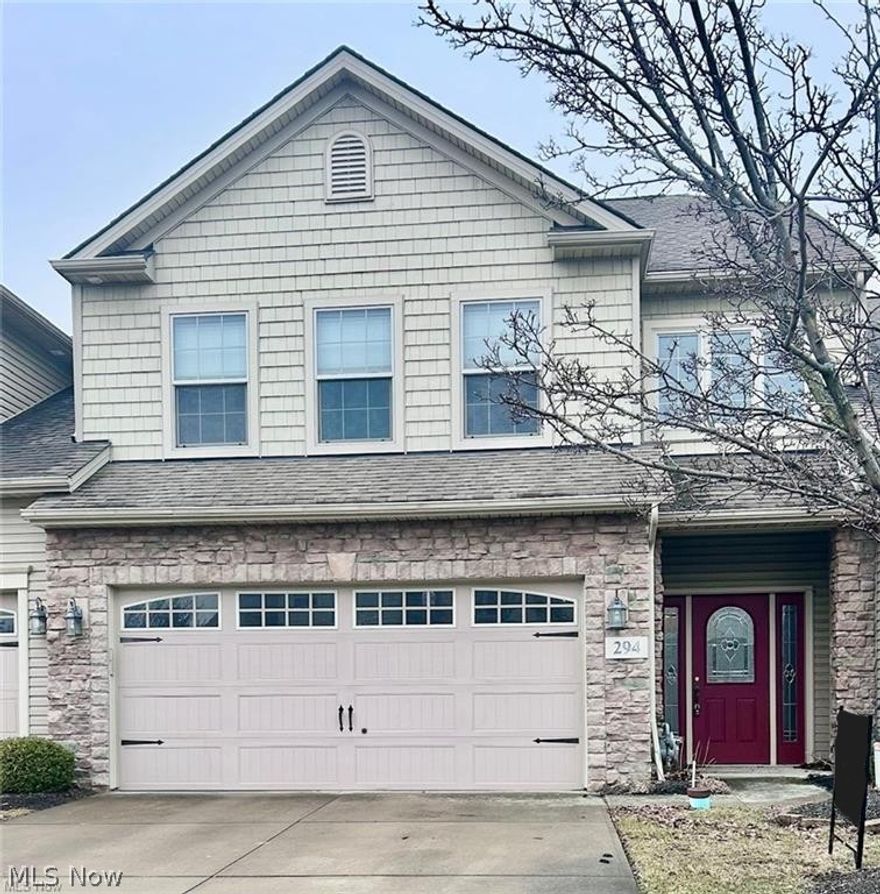 This Knez built condo has 2 Bedrooms, 2 Bathrooms with a First Floor Master bedroom, a master bathroom & a walk in closet. This sought after Shoreland Crossing condo features a loft and plenty of storage.  You'll love the updated kitchen and open floor plan. The living room boasts of a wall of windows and an eat in area - great for entertaining. There is a first floor laundry room, a patio off of the living room and an attached 2 car garage. Close to shopping and freeway. Needs a little
TLC but priced way below market and other condos in the development.  Don't wait.  A must see !!!