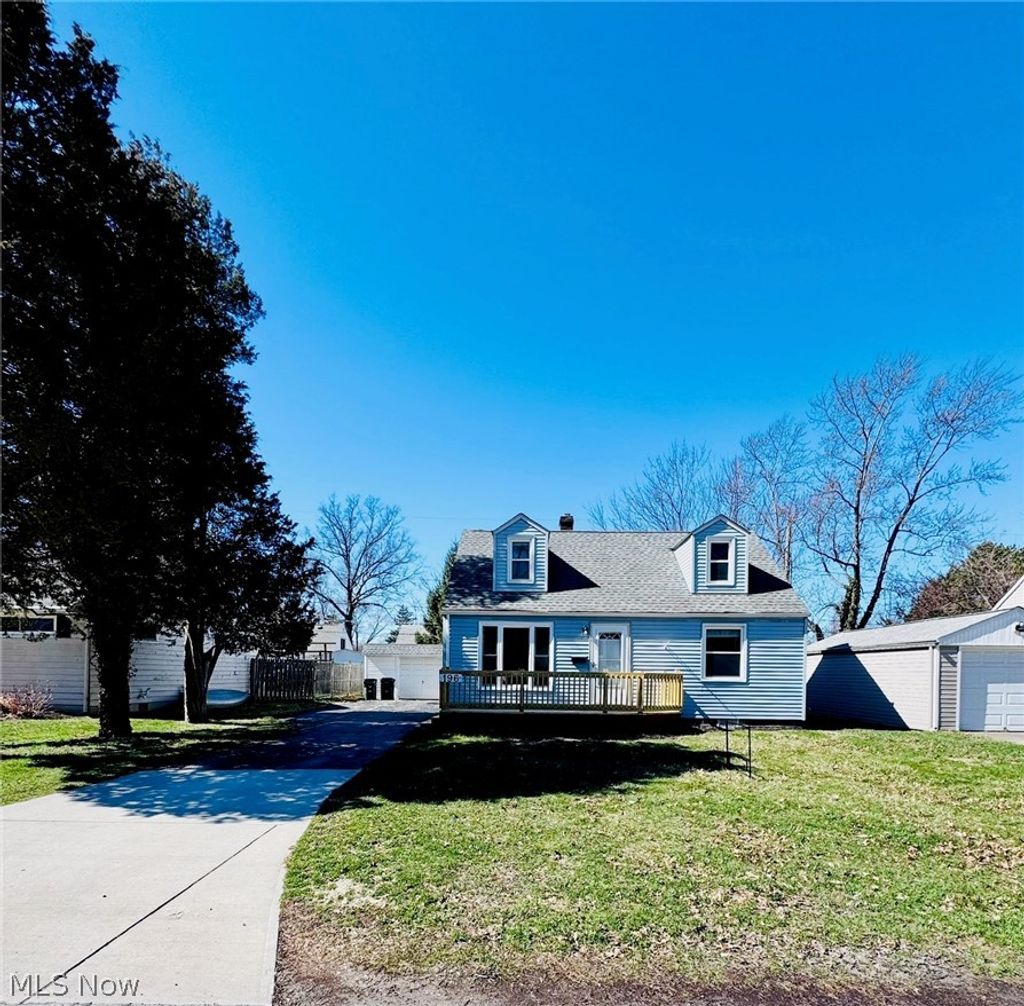 Photo of 196 S Point Drive, Avon Lake, OH 44012 (MLS # 5192982)