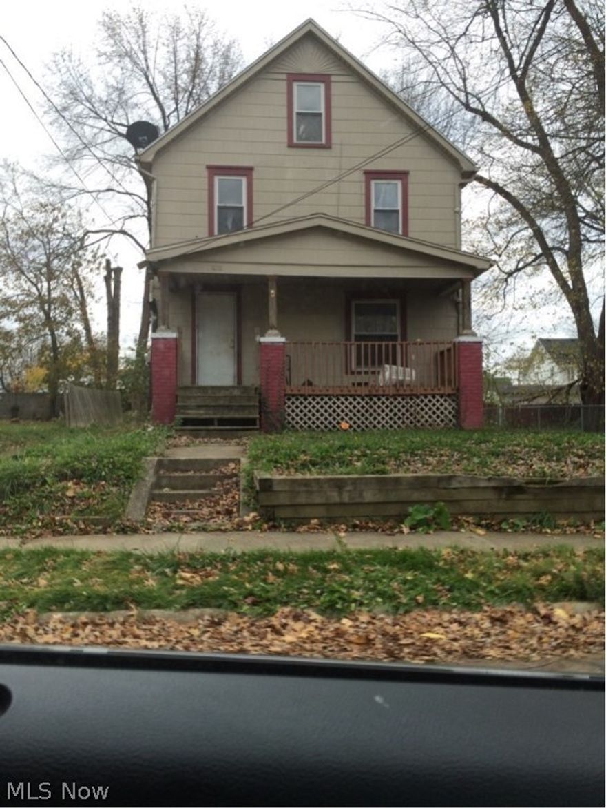 Great Investment Opportunity!! Large colonial boasting over 1373 sq ft. 3 Spacious bedrooms; full bath.  Schedule your showing Today and submit your offer!