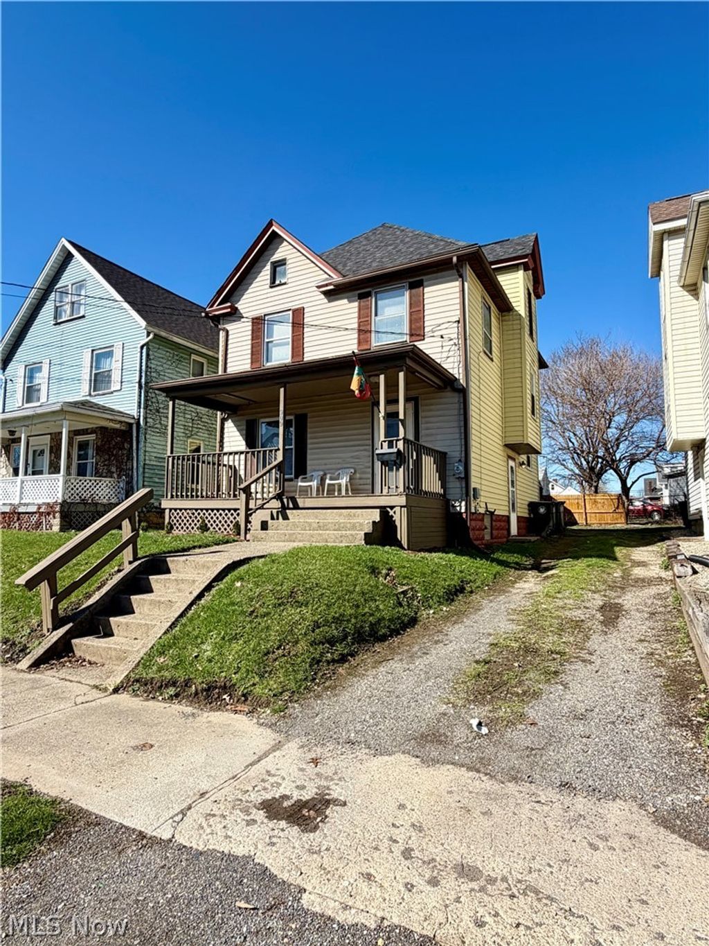 Photo of 909 Clarendon Avenue SW, Canton, OH 44710 (MLS # 5195883)