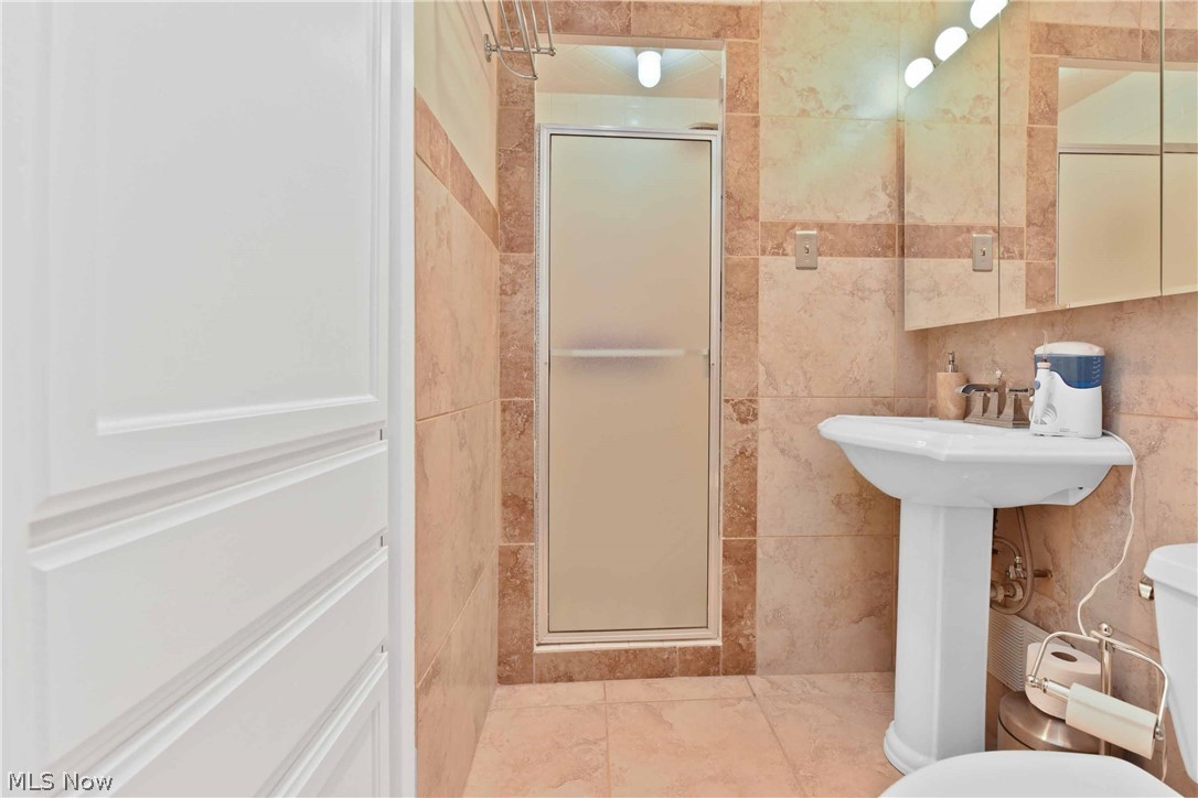 Marine Towers East Condo - Residential Lease