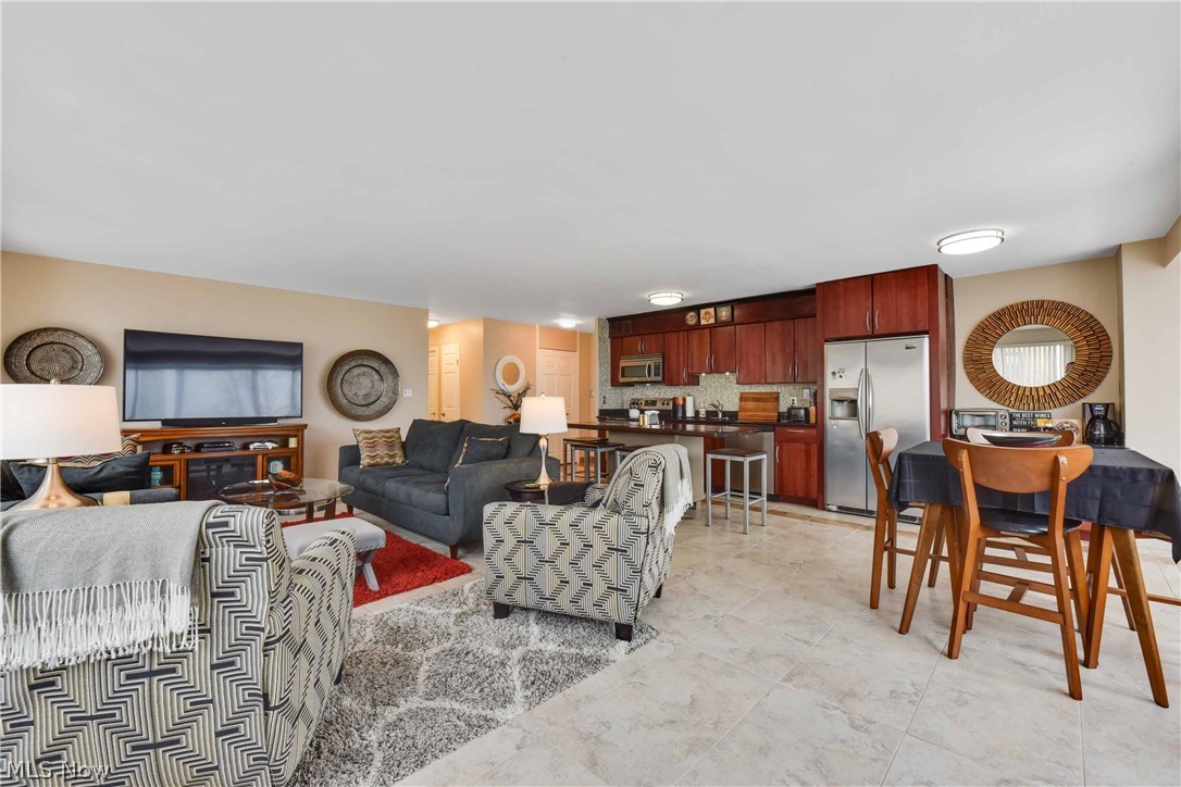 Marine Towers East Condo - Residential Lease