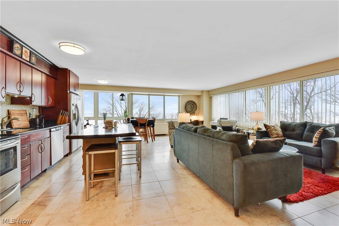 Marine Towers East Condo - Residential Lease